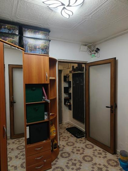 Apartament cu 3 camere decomandat în Metalurgie