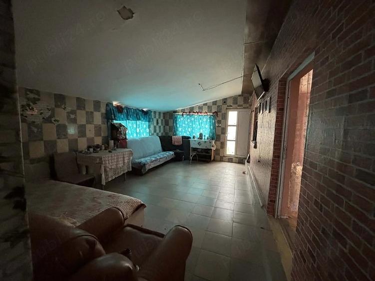 Casă cu 3 camere cu Teren 500 Mp în Central