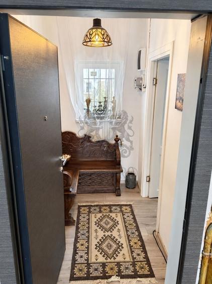 Apartament cu 3 camere semidecomandat, mobilat în Foișorul de Foc