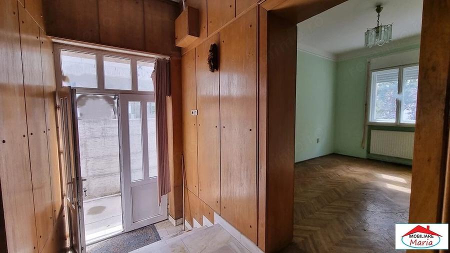 Casă cu 3 camere în Titulescu