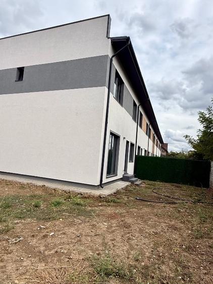 Casă cu 4 camere cu Teren 200 Mp în Drumul Taberei