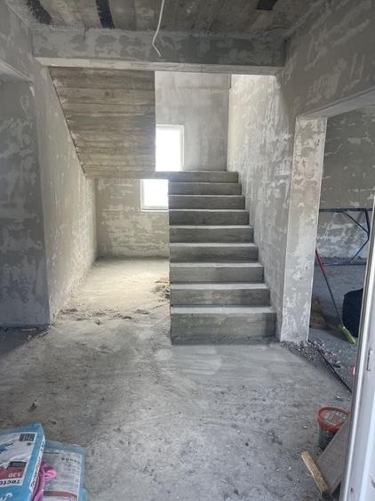 Casă cu 4 camere în Decebal