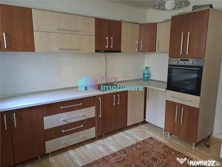 Casă cu 6 camere cu Teren 300 Mp în Burdujeni