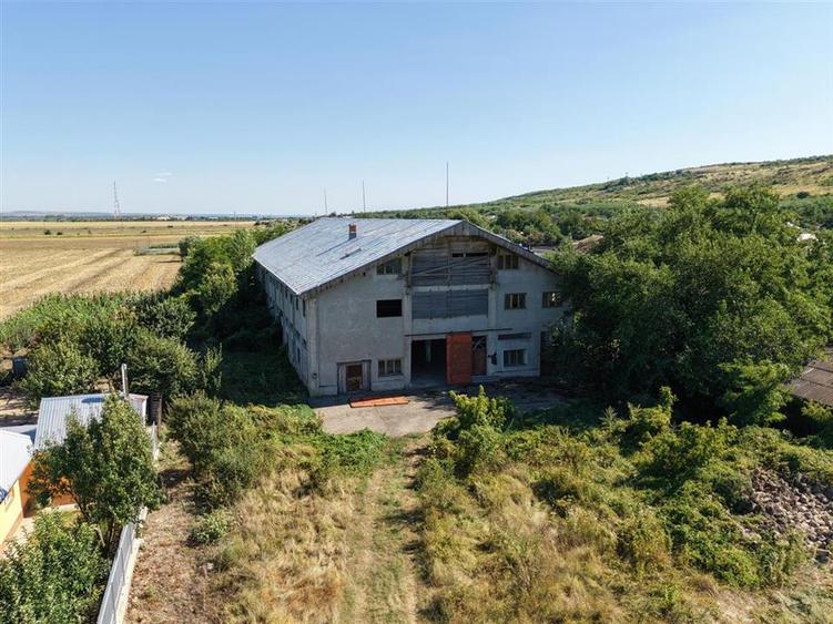 Spațiu industrial, de 423 mp, în Drânceni
