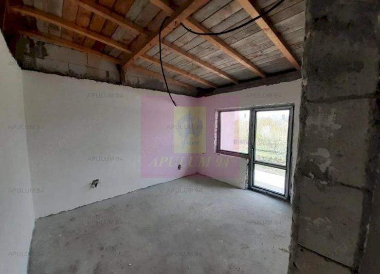 Casă cu 4 camere cu Teren 200 Mp în 1 Decembrie
