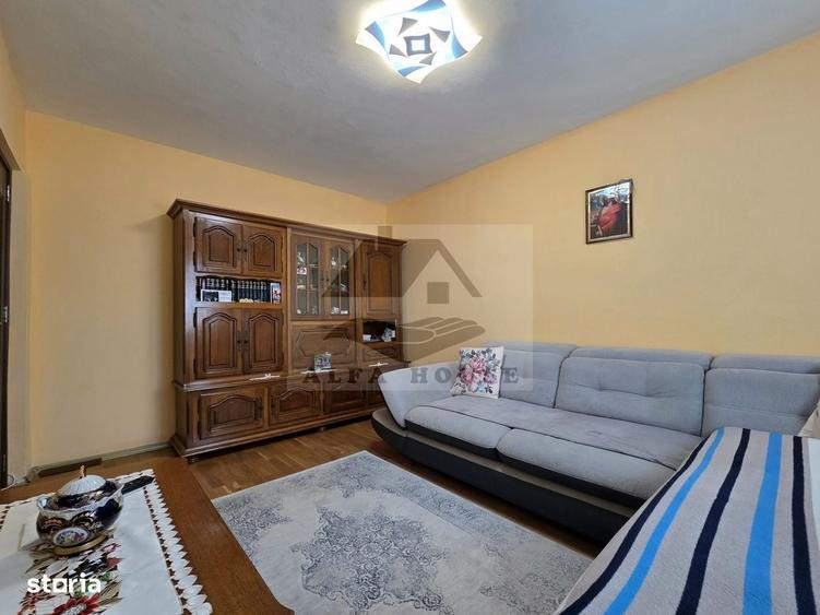 Apartament cu 3 camere decomandat în Noua