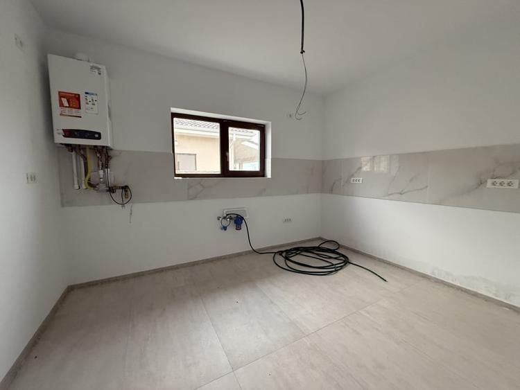 Duplex cu 3 camere cu Teren 300 Mp în Calea Urseni