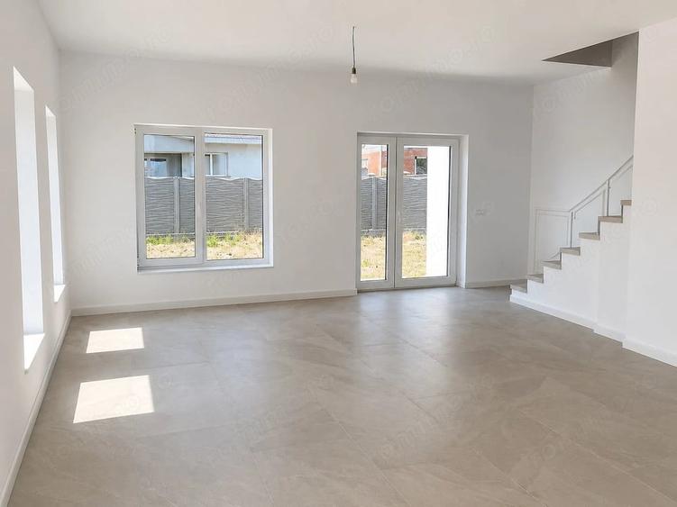Casă cu Teren 256 Mp în Central