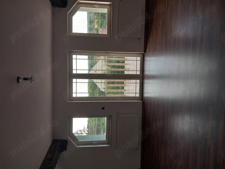Casă cu 6 camere cu Teren 2255 Mp în Cenad