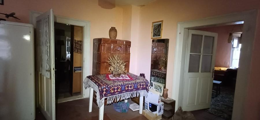 Casă individuală cu 5 camere cu Canalizare în Central