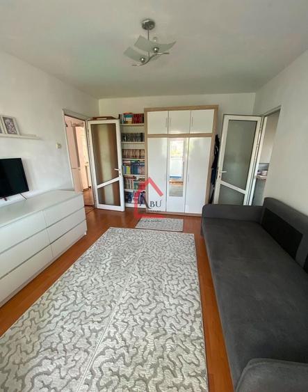 Apartament cu 2 camere semidecomandat, mobilat în Păcurari