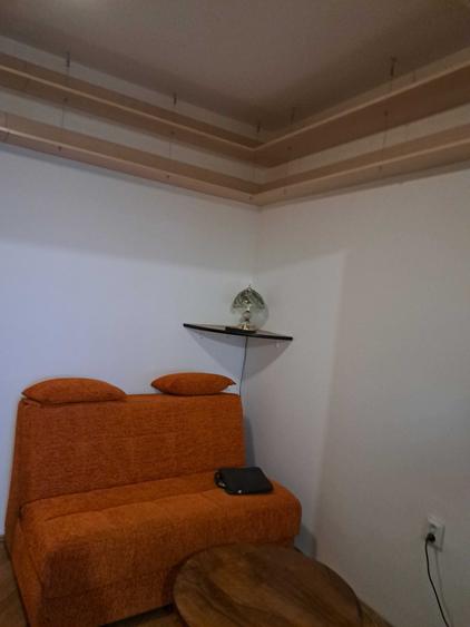 Inchiriez, pe termen lung, apartament cu 2 camere; zona ultracentrala - 2