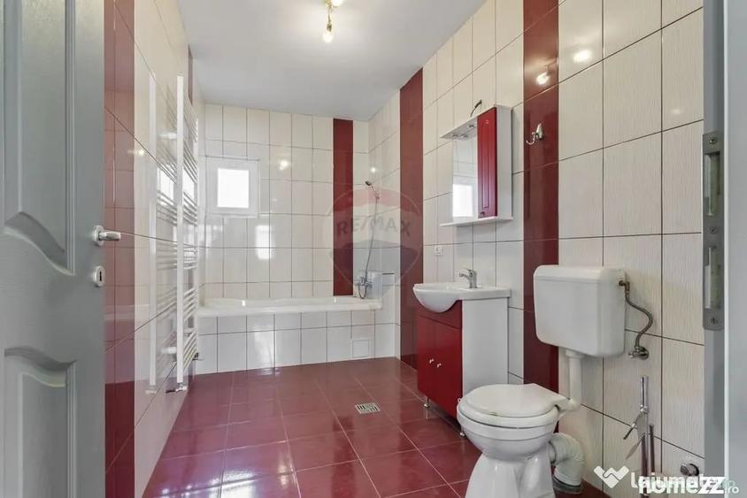 Casă cu 7 camere cu Teren 1363 Mp în Sânnicolau Mic