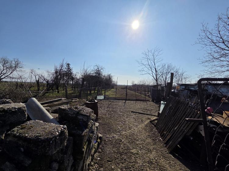 Casă cu 3 camere în Moara Mocanului