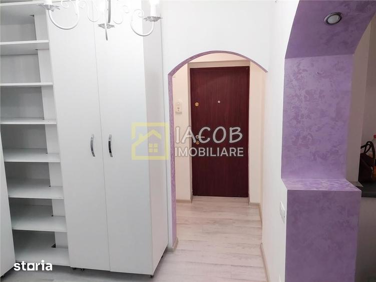 Apartament cu 3 camere decomandat în Izvoare