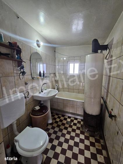 Casă cu 3 camere cu Teren 1378 Mp în Corbeni