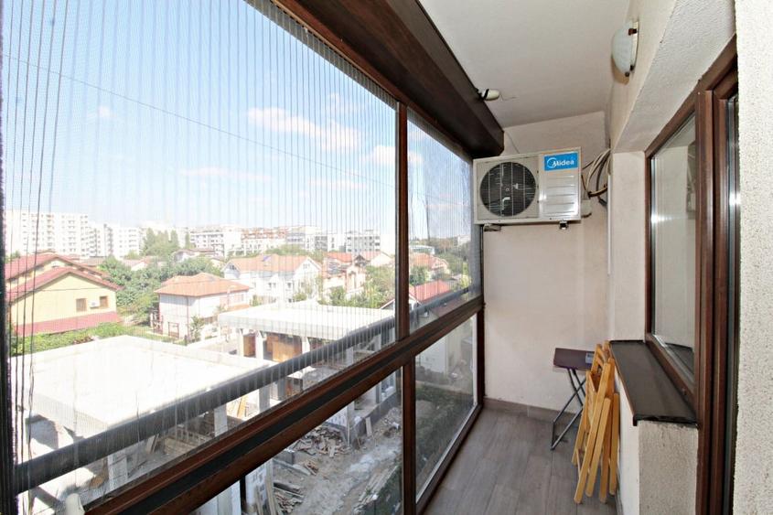 Apartament cu 3 camere semidecomandat în Km 4