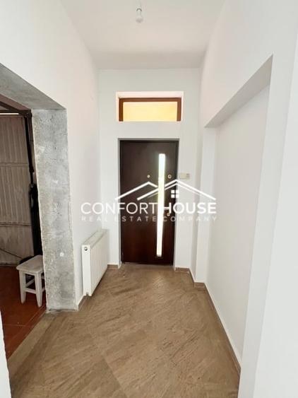 Duplex cu 6 camere cu Canalizare în Iancu Nicolae