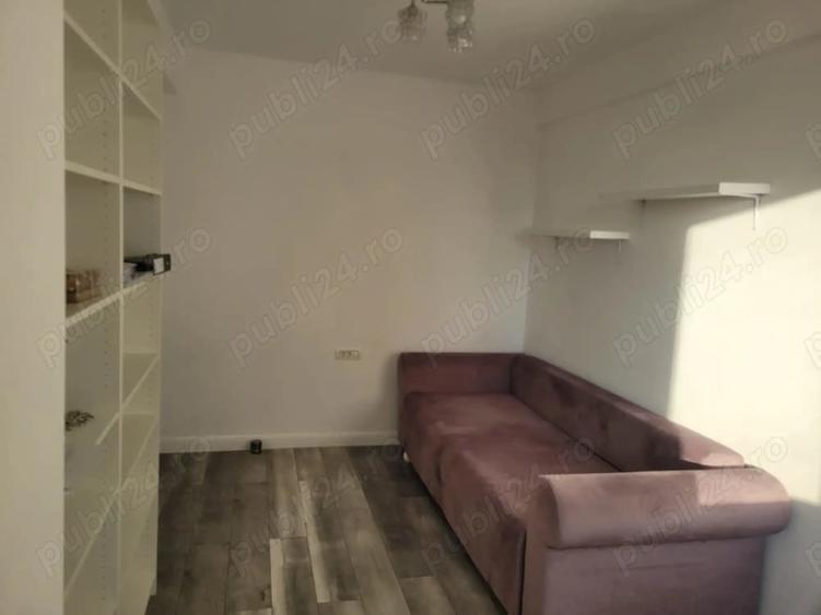 Apartament cu 3 camere semidecomandat în Soarelui