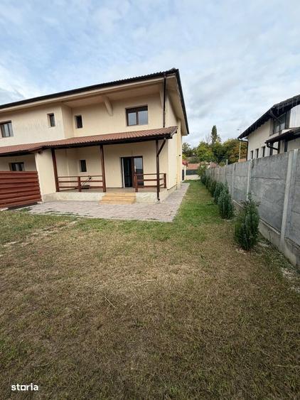 Casă cu 4 camere cu Teren 300 Mp în Central