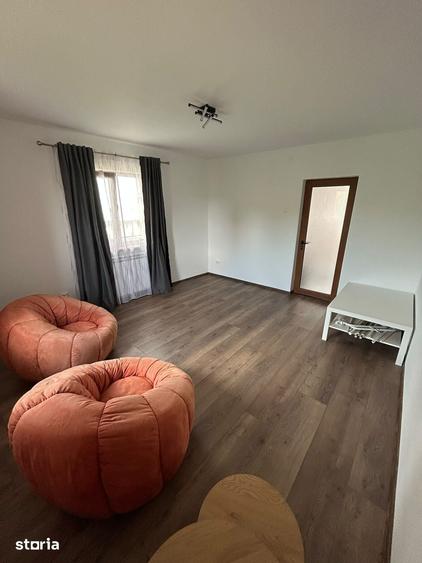 Casă cu 4 camere cu Teren 1500 Mp în Smârdan