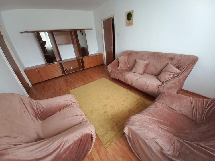 Apartament cu 2 camere semidecomandat, mobilat în Vatra Luminoasă
