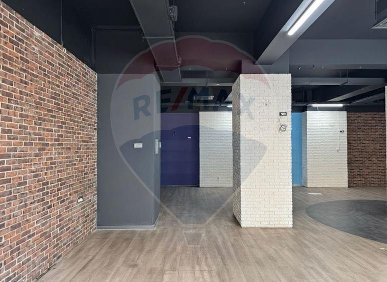 Spațiu comercial, de 272 mp, în Moșilor