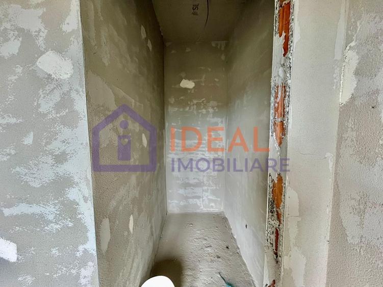 Duplex cu 4 camere cu Canalizare în Mohu