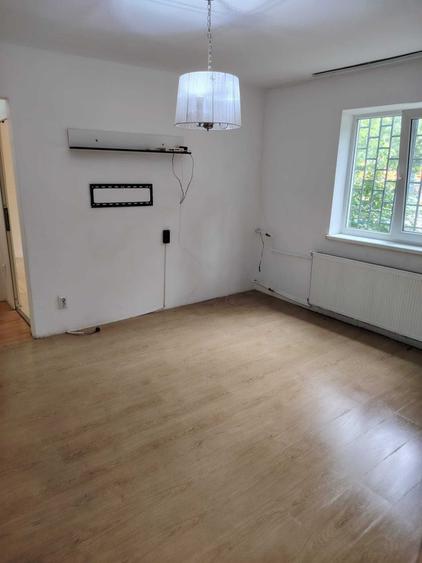 Apartament cu 2 camere decomandat în Ferentari