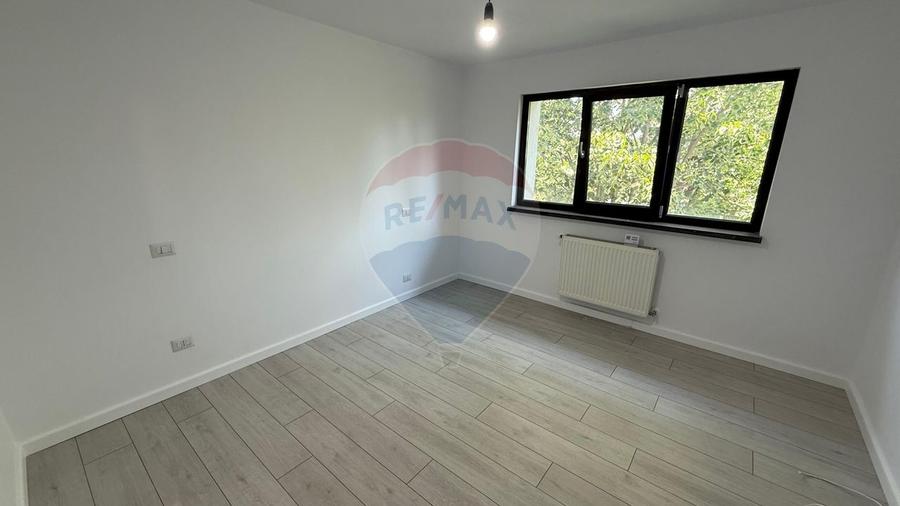 Apartament cu 3 camere decomandat în Sud