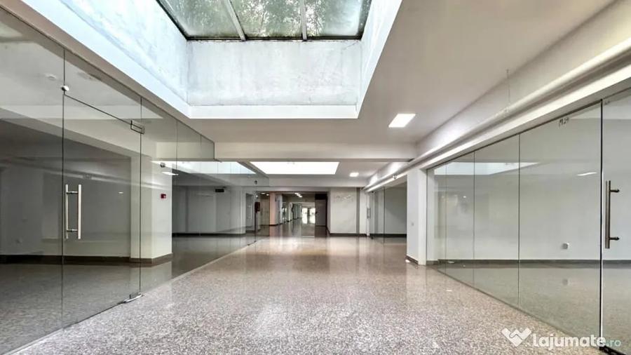 Spațiu comercial, de 32 mp, în Central