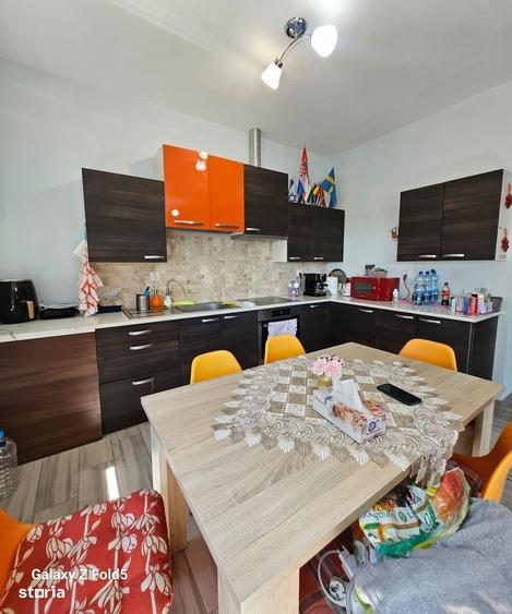 Casă cu 4 camere în Central