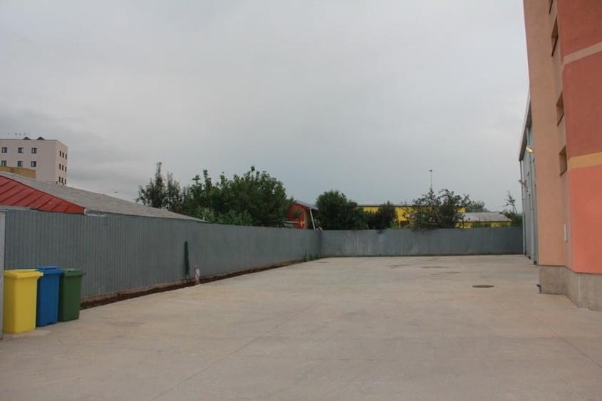 Birou, de 200 mp, în Militari