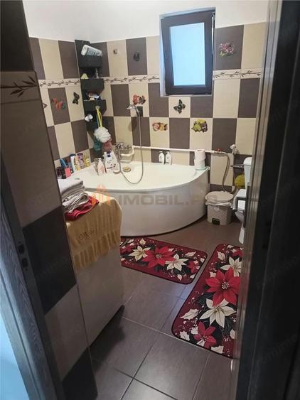 Casă cu 1 camere cu Teren 1136 Mp în Uricani