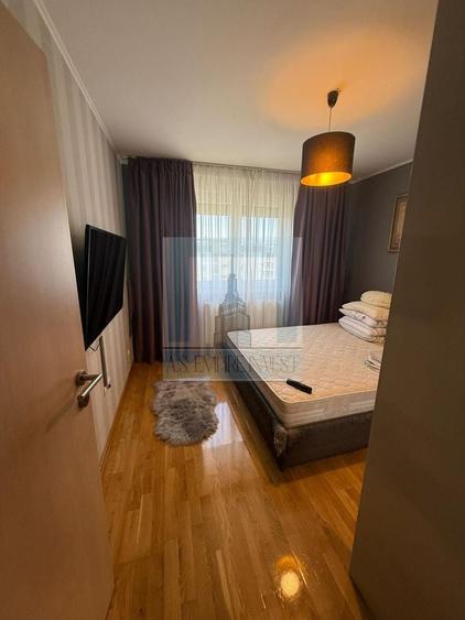 Apartament cu 2 camere decomandat în Tractorul