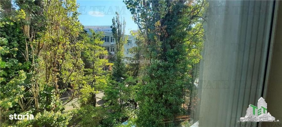 Vanzare apartament 3 camere in Vila Pajura