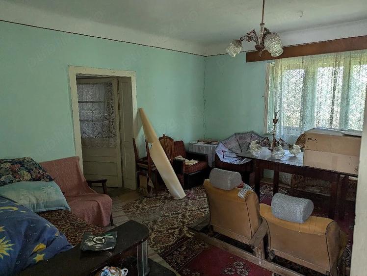 Casă cu 5 camere cu Teren 1000 Mp în Pomi