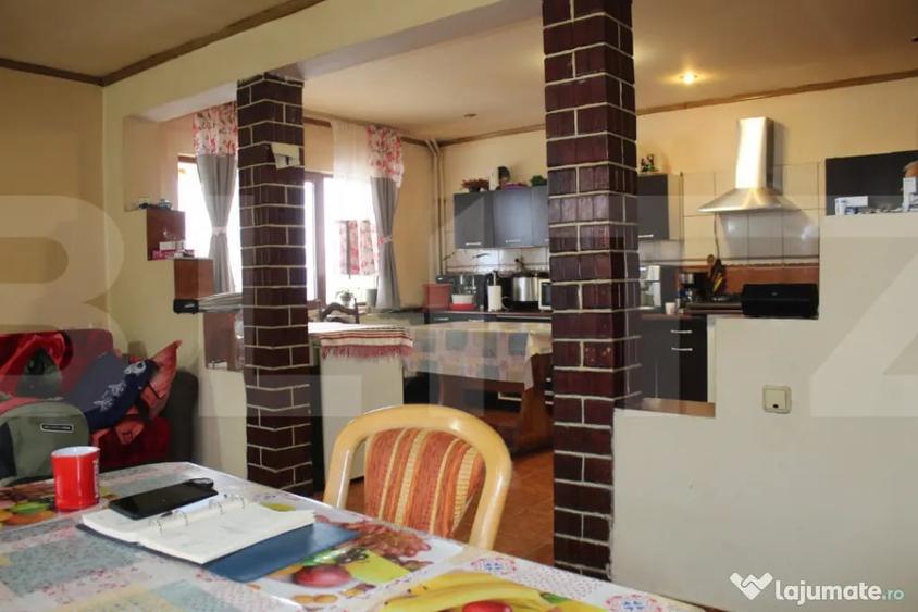 Casă cu 7 camere cu Teren 1580 Mp în Central