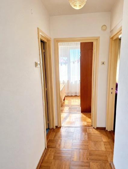 Apartament cu 3 camere semidecomandat în Ultracentral