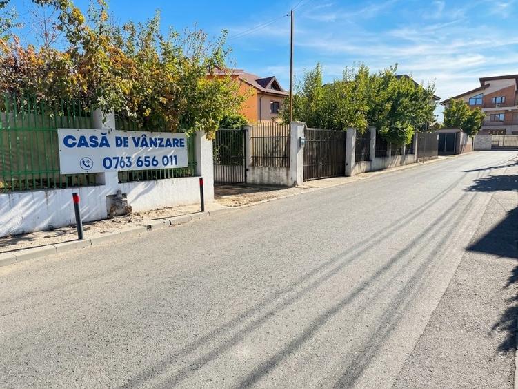 Duplex cu 4 camere cu Canalizare în Central