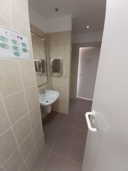 Casă cu 16 camere cu Teren 750 Mp în Splaiul Unirii