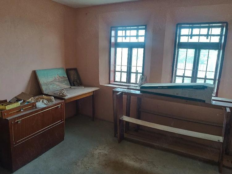 Casă cu 4 camere cu Teren 1490 Mp în Tămăoani