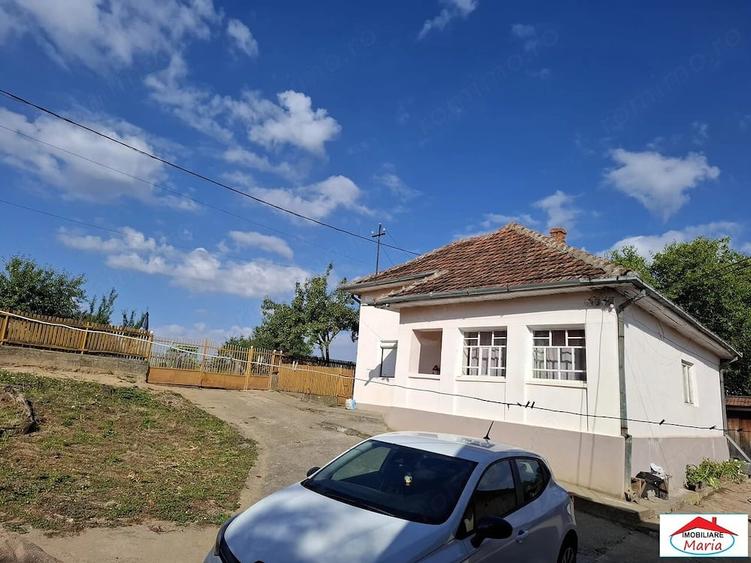 Casă cu 3 camere în Cuța
