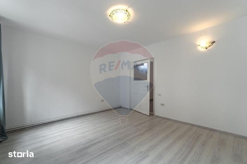 Apartament cu 2 camere semidecomandat în Centrul Istoric