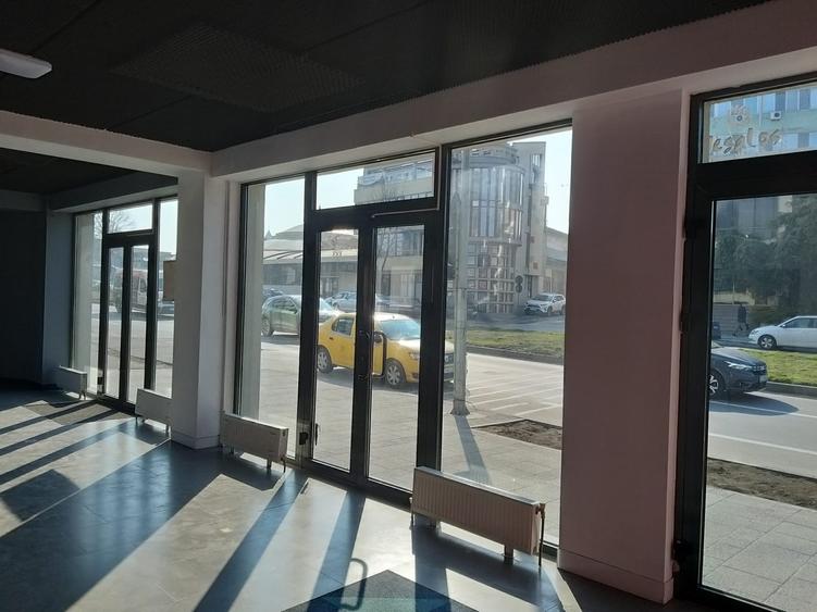 Bulevardul Mamaia – Universitatea Ovidius- de inchiriat cladire birouri clasa A - 8