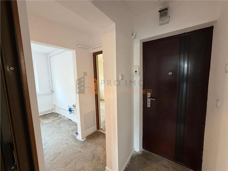 Apartament 3 camere cf 1 decomandat Zona Micro 14 - 6