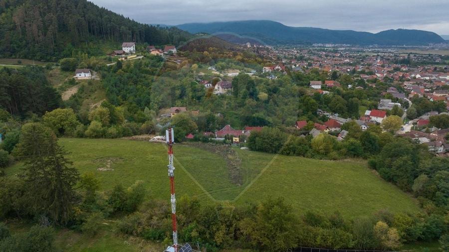 Proiect autorizat (AC) pentru constructia a 6 vile individuale P+M - 9