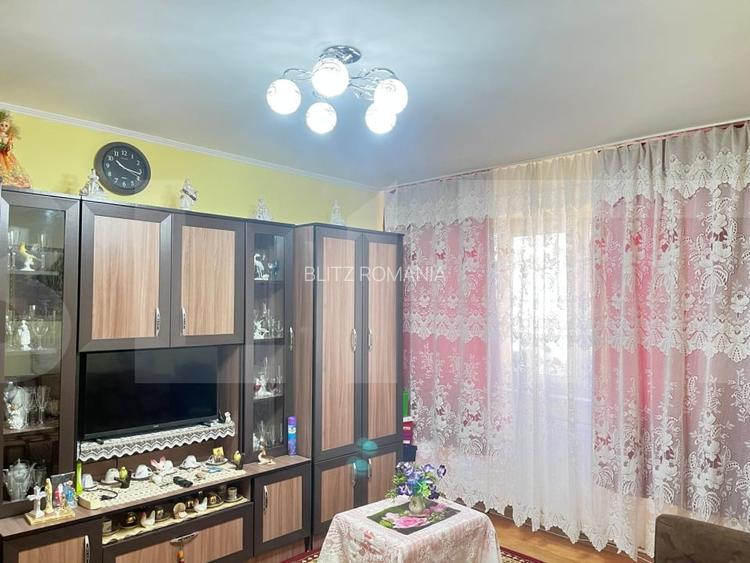 Apartament cu 2 camere decomandat, etaj 2, zona Unirii Apartament cu 2 camere decomandat, etaj 2, zona Unirii