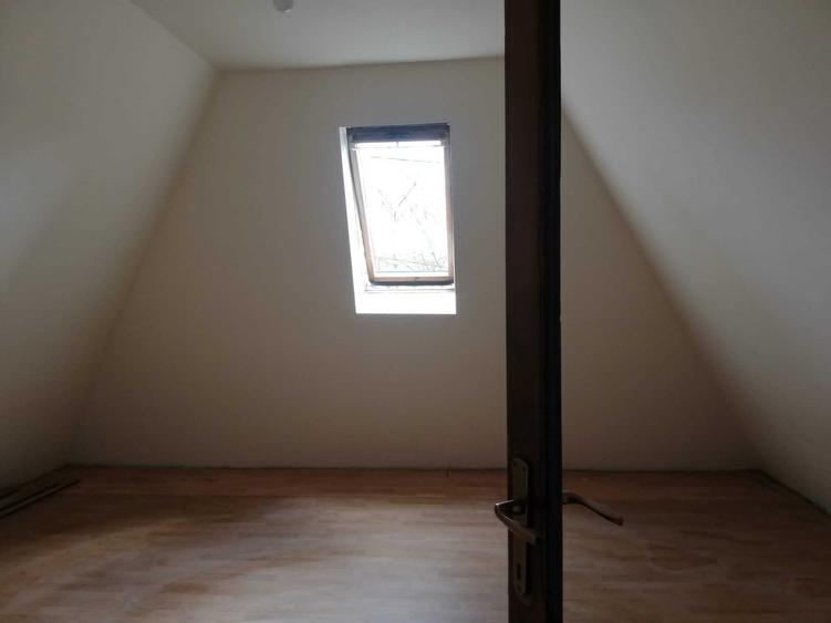 Vand sau schimb imobil P+M curte comuna compus din 3 camere, bucatarie, baie la 3 km de spital UMF - 7