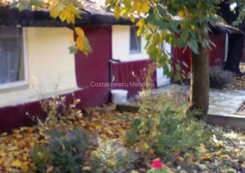 Casa batraneasca -centrul vechi roman Casa batraneasca -centrul vechi roman